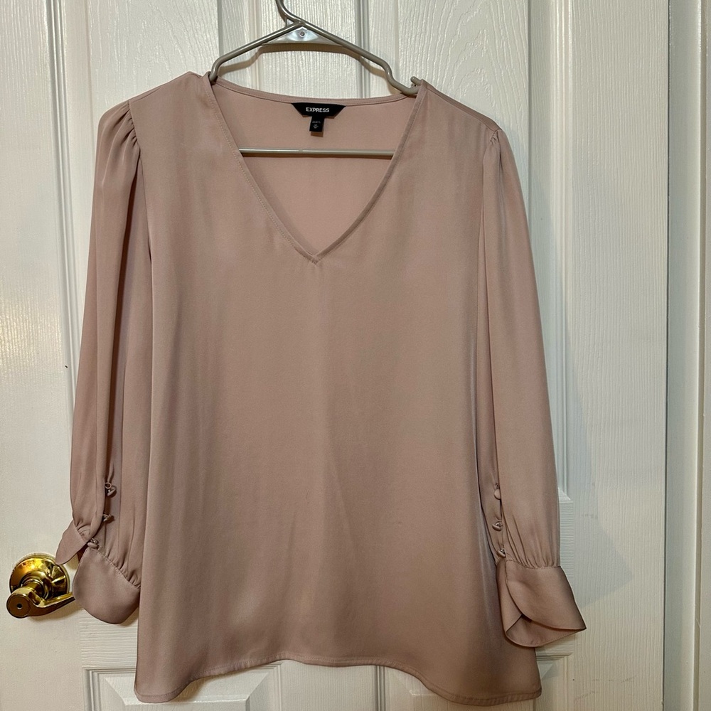 Express Women's Blush Pink V Neck Top Size Medium